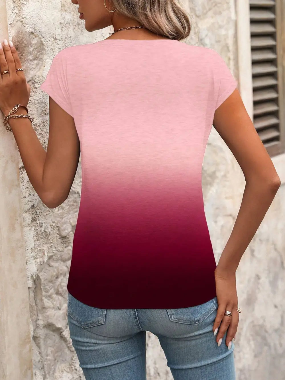 Women's Gradient Color Printed V-Neck Short Sleeve Casual T-Shirt, Summer For New Year Clothes Graphic Tees Women Tops