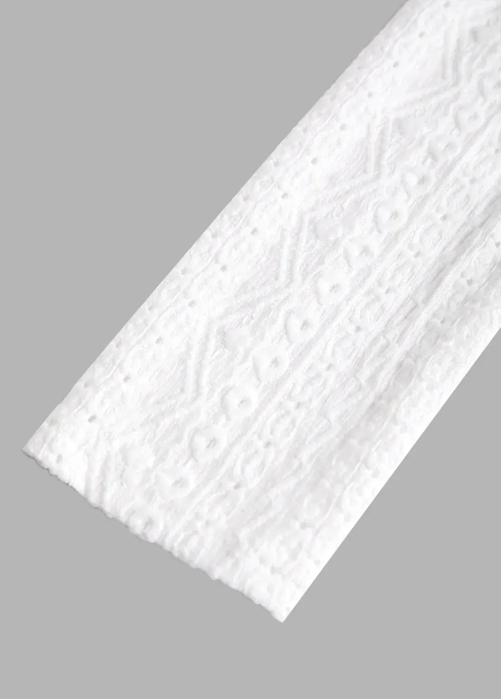 White Pocket Lace Long Sleeve Coat