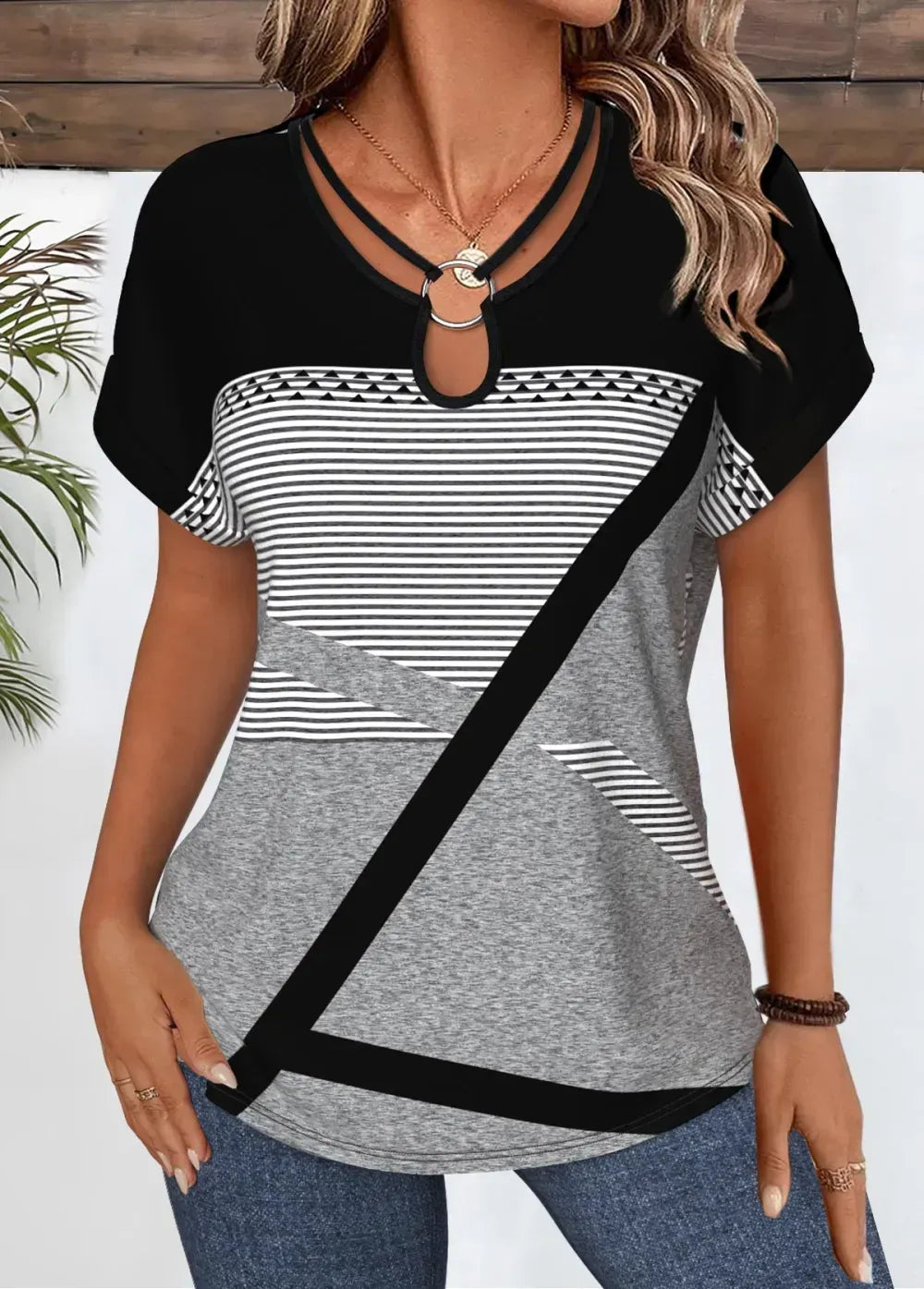 Black Geometric Print Short Sleeve Round Neck T Shirt